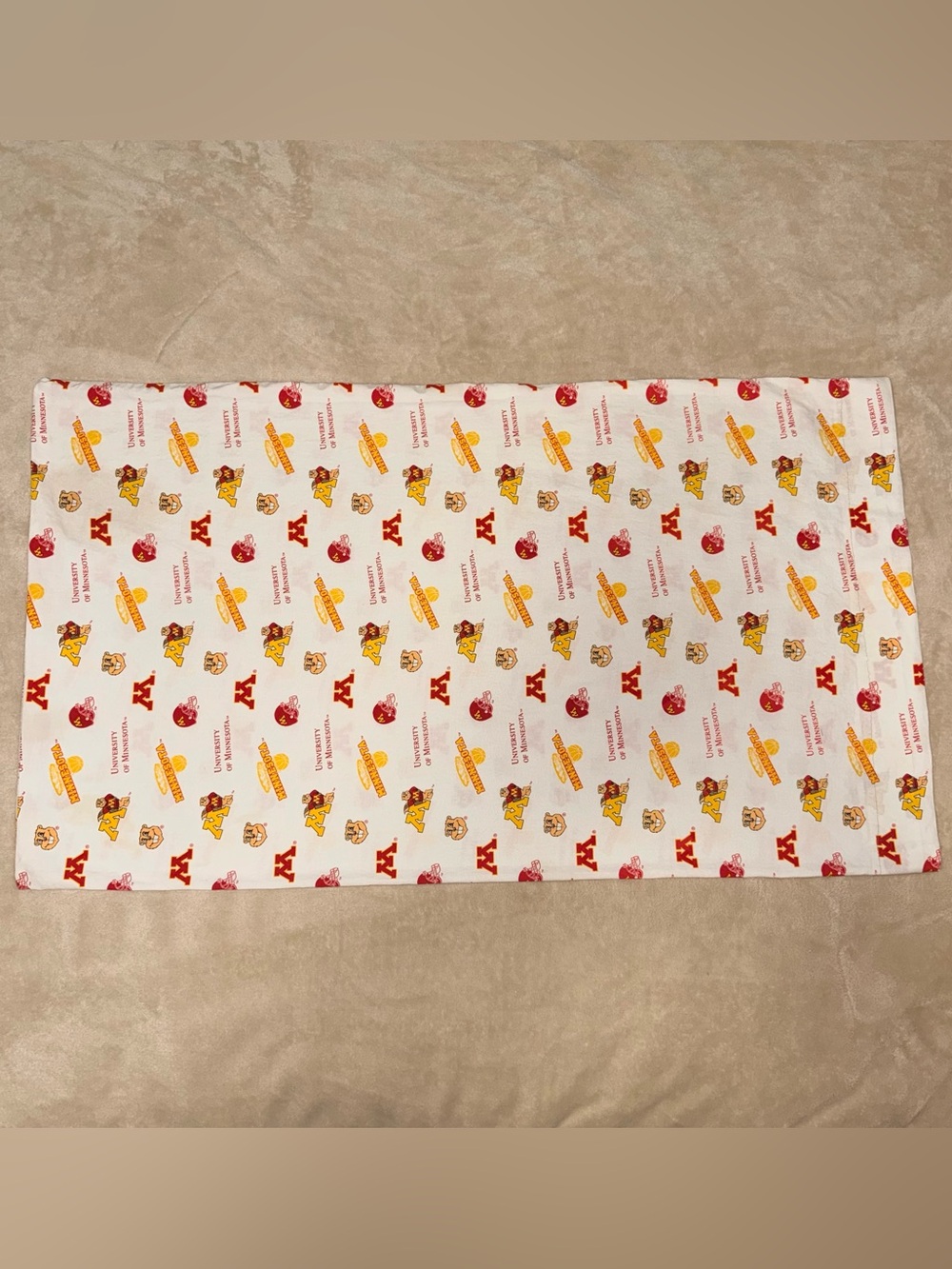 University of Minnesota Golden Gophers Pillowcase Goldy Gopher Print